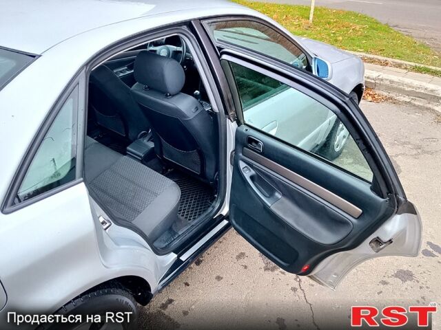 Серый Ауди А4, объемом двигателя 1.9 л и пробегом 378 тыс. км за 4000 $, фото 7 на Automoto.ua