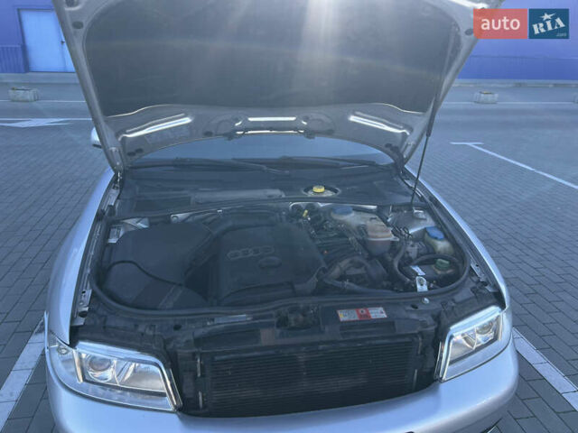 Серый Ауди А4, объемом двигателя 1.8 л и пробегом 283 тыс. км за 3950 $, фото 11 на Automoto.ua