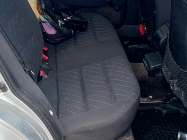 Серый Ауди А4, объемом двигателя 1.8 л и пробегом 370 тыс. км за 2700 $, фото 3 на Automoto.ua