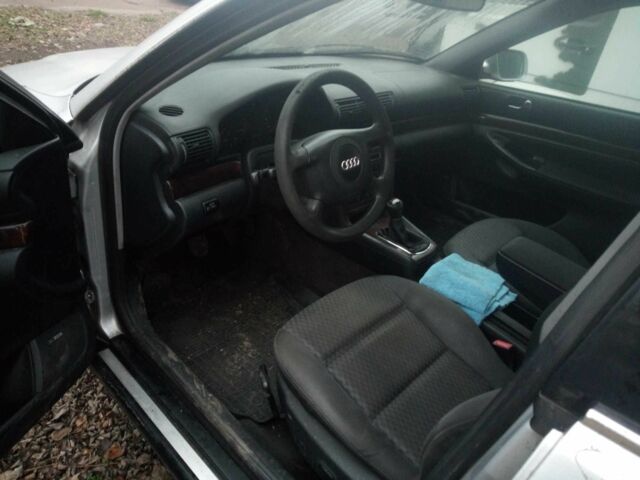 Сірий Ауді А4, об'ємом двигуна 2.5 л та пробігом 1000 тис. км за 1500 $, фото 2 на Automoto.ua