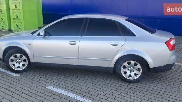 Сірий Ауді А4, об'ємом двигуна 1.98 л та пробігом 320 тис. км за 4000 $, фото 4 на Automoto.ua