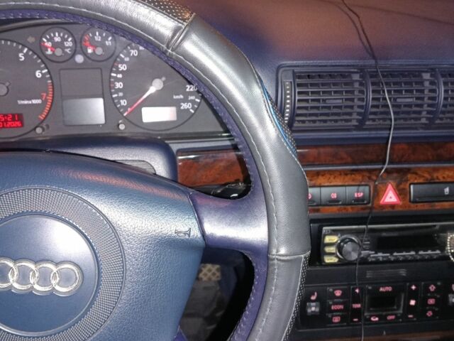 Сірий Ауді А4, об'ємом двигуна 2.4 л та пробігом 284 тис. км за 4700 $, фото 7 на Automoto.ua