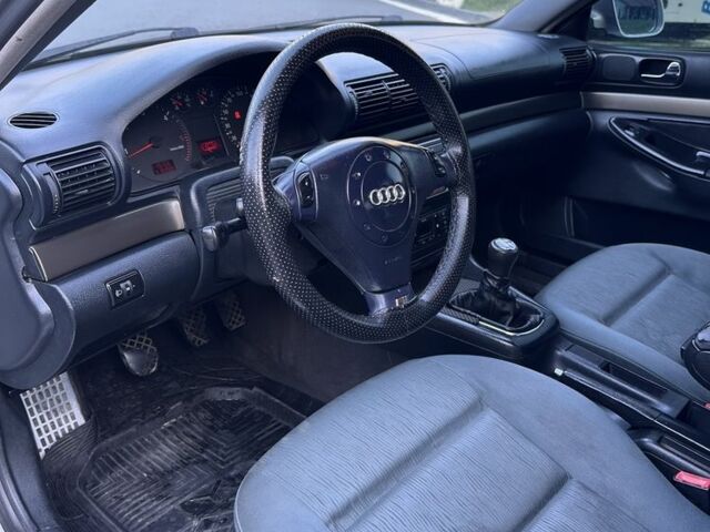 Сірий Ауді А4, об'ємом двигуна 1.9 л та пробігом 307 тис. км за 2816 $, фото 5 на Automoto.ua