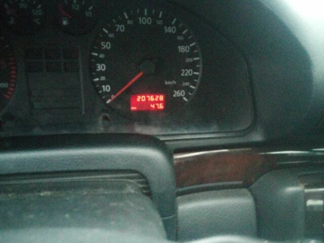 Сірий Ауді А4, об'ємом двигуна 2.5 л та пробігом 1000 тис. км за 1500 $, фото 1 на Automoto.ua