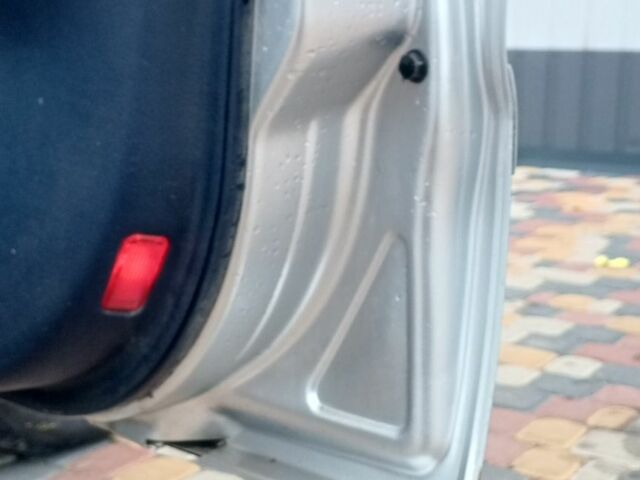 Серый Ауди А4, объемом двигателя 1.8 л и пробегом 370 тыс. км за 2700 $, фото 2 на Automoto.ua