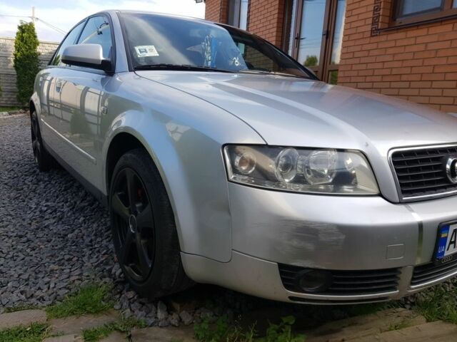 Серый Ауди А4, объемом двигателя 2 л и пробегом 260 тыс. км за 4500 $, фото 3 на Automoto.ua
