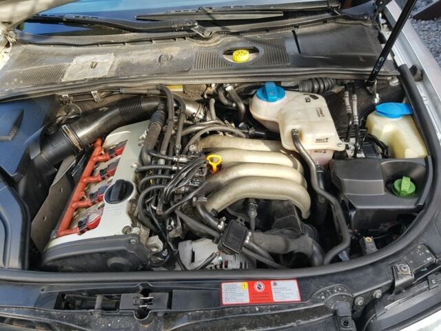 Серый Ауди А4, объемом двигателя 2 л и пробегом 260 тыс. км за 4500 $, фото 7 на Automoto.ua