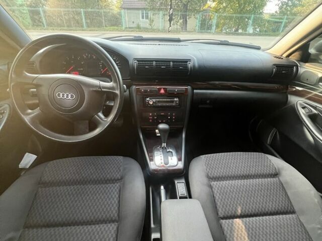 Сірий Ауді А4, об'ємом двигуна 1.8 л та пробігом 137 тис. км за 4100 $, фото 5 на Automoto.ua