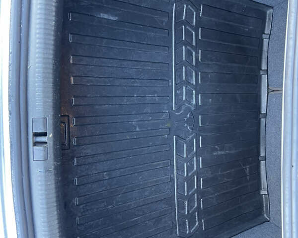 Сірий Ауді А4, об'ємом двигуна 2 л та пробігом 260 тис. км за 4200 $, фото 13 на Automoto.ua