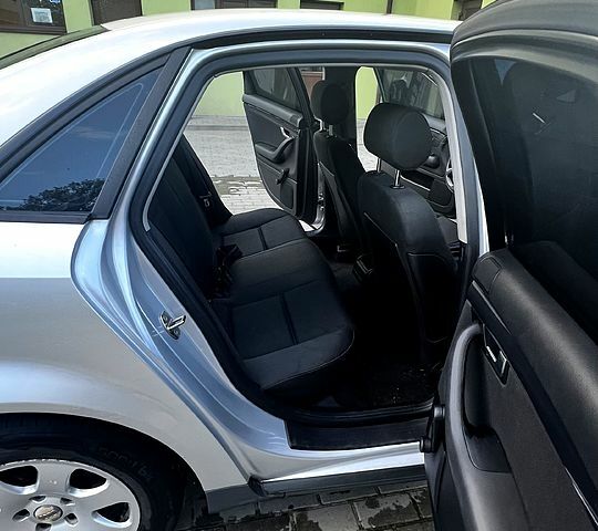 Сірий Ауді А4, об'ємом двигуна 2 л та пробігом 0 тис. км за 4800 $, фото 1 на Automoto.ua