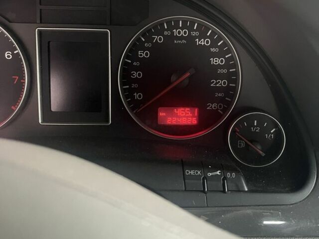 Серый Ауди А4, объемом двигателя 2 л и пробегом 225 тыс. км за 4900 $, фото 7 на Automoto.ua