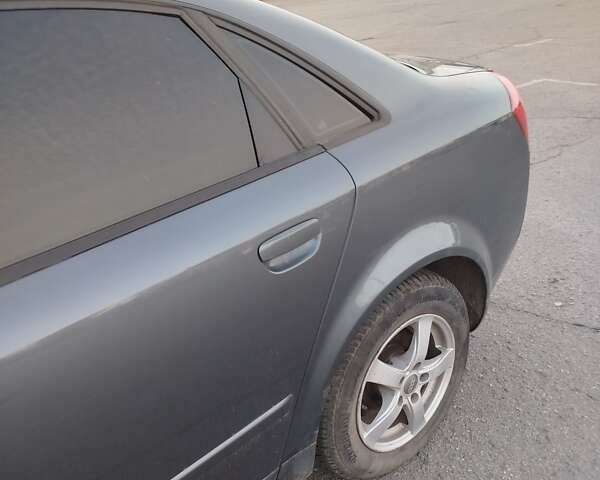 Ауді А4 2001 у Шполе на Automoto.ua Сірий Ауді А4, об'ємом двигуна 1.6 л та пробігом 285 тис. км за 3600 $, фото 8 на Automoto.ua