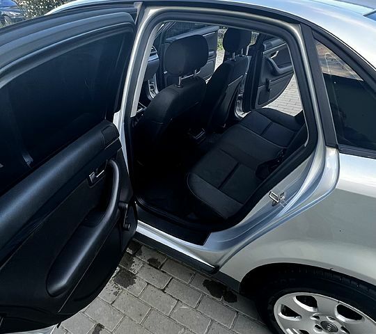 Сірий Ауді А4, об'ємом двигуна 2 л та пробігом 0 тис. км за 4800 $, фото 2 на Automoto.ua