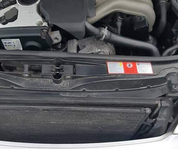 Сірий Ауді А4, об'ємом двигуна 2 л та пробігом 257 тис. км за 6000 $, фото 25 на Automoto.ua