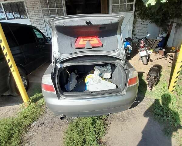 Серый Ауди А4, объемом двигателя 2 л и пробегом 350 тыс. км за 4800 $, фото 13 на Automoto.ua