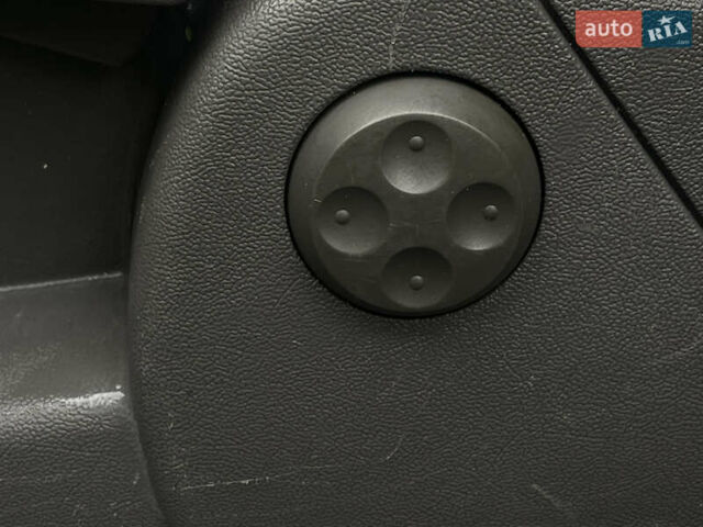 Серый Ауди А4, объемом двигателя 1.98 л и пробегом 363 тыс. км за 4300 $, фото 13 на Automoto.ua