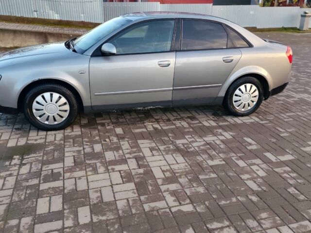 Серый Ауди А4, объемом двигателя 2 л и пробегом 274 тыс. км за 3500 $, фото 1 на Automoto.ua