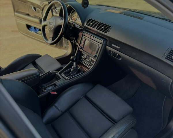 Сірий Ауді А4, об'ємом двигуна 1.8 л та пробігом 283 тис. км за 6500 $, фото 23 на Automoto.ua