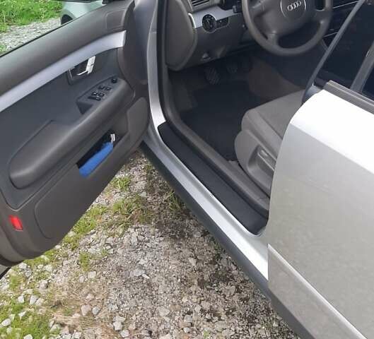 Сірий Ауді А4, об'ємом двигуна 2 л та пробігом 257 тис. км за 6000 $, фото 14 на Automoto.ua