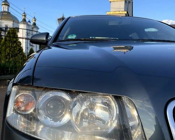 Серый Ауди А4, объемом двигателя 2 л и пробегом 198 тыс. км за 5650 $, фото 1 на Automoto.ua