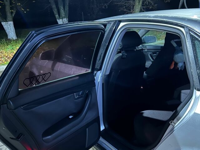 Ауді А4 2001 у Шостке на Automoto.ua Сірий Ауді А4, об'ємом двигуна 2 л та пробігом 236 тис. км за 6100 $, фото 6 на Automoto.ua