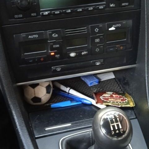 Сірий Ауді А4, об'ємом двигуна 2 л та пробігом 337 тис. км за 5500 $, фото 3 на Automoto.ua