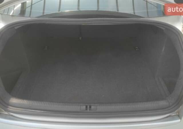 Сірий Ауді А4, об'ємом двигуна 1.6 л та пробігом 225 тис. км за 4900 $, фото 6 на Automoto.ua