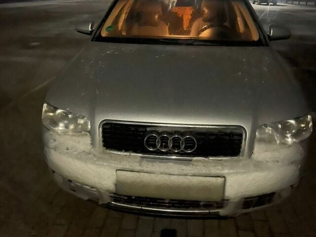 Серый Ауди А4, объемом двигателя 2 л и пробегом 306 тыс. км за 5000 $, фото 1 на Automoto.ua