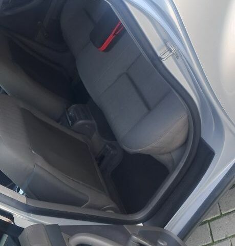 Сірий Ауді А4, об'ємом двигуна 2 л та пробігом 310 тис. км за 4300 $, фото 5 на Automoto.ua