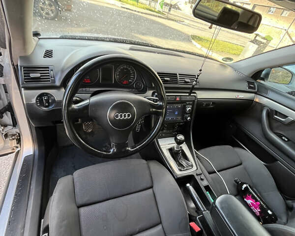 Сірий Ауді А4, об'ємом двигуна 2.98 л та пробігом 356 тис. км за 5000 $, фото 7 на Automoto.ua