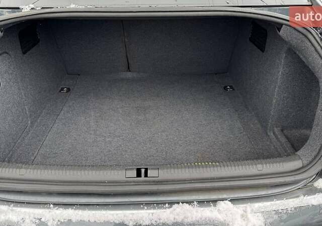 Серый Ауди А4, объемом двигателя 2 л и пробегом 198 тыс. км за 5650 $, фото 3 на Automoto.ua