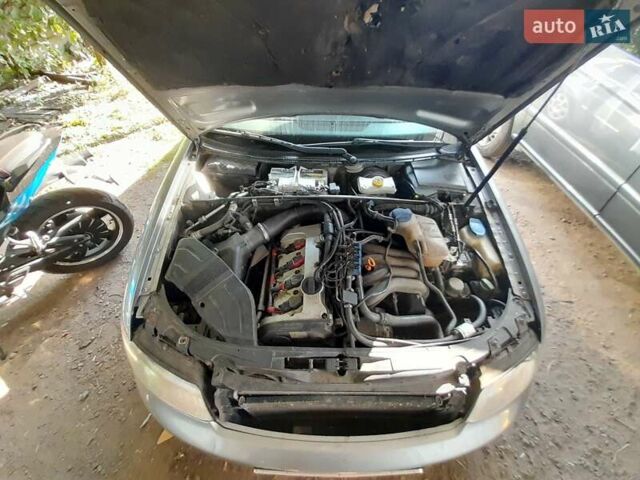 Серый Ауди А4, объемом двигателя 2 л и пробегом 350 тыс. км за 4800 $, фото 4 на Automoto.ua