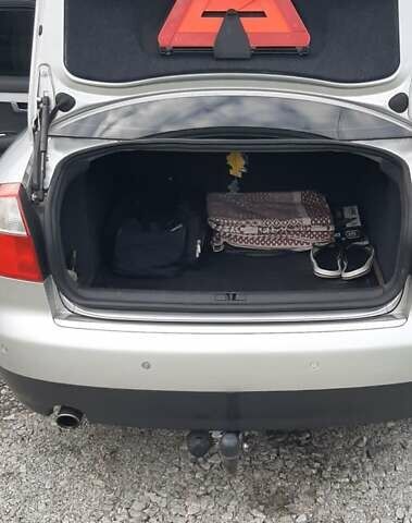 Сірий Ауді А4, об'ємом двигуна 2 л та пробігом 257 тис. км за 6000 $, фото 20 на Automoto.ua