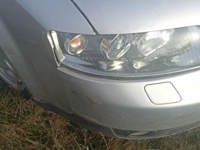 Сірий Ауді А4, об'ємом двигуна 1.8 л та пробігом 250 тис. км за 3100 $, фото 4 на Automoto.ua