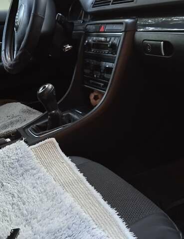 Серый Ауди А4, объемом двигателя 2 л и пробегом 337 тыс. км за 5300 $, фото 8 на Automoto.ua