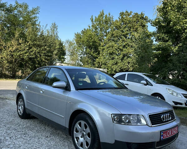 Сірий Ауді А4, об'ємом двигуна 2 л та пробігом 202 тис. км за 5850 $, фото 1 на Automoto.ua