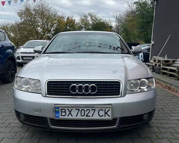 Ауді А4 2001 у Чернівцях на Automoto.ua Сірий Ауді А4, об'ємом двигуна 2 л та пробігом 152 тис. км за 4700 $, фото 1 на Automoto.ua