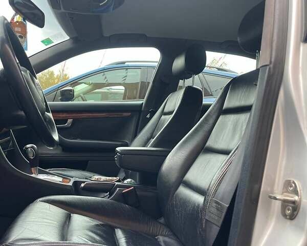 Ауді А4 2001 у Чернівцях на Automoto.ua Сірий Ауді А4, об'ємом двигуна 2 л та пробігом 152 тис. км за 4700 $, фото 5 на Automoto.ua