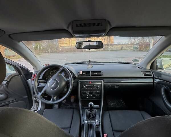Серый Ауди А4, объемом двигателя 2 л и пробегом 384 тыс. км за 4500 $, фото 3 на Automoto.ua