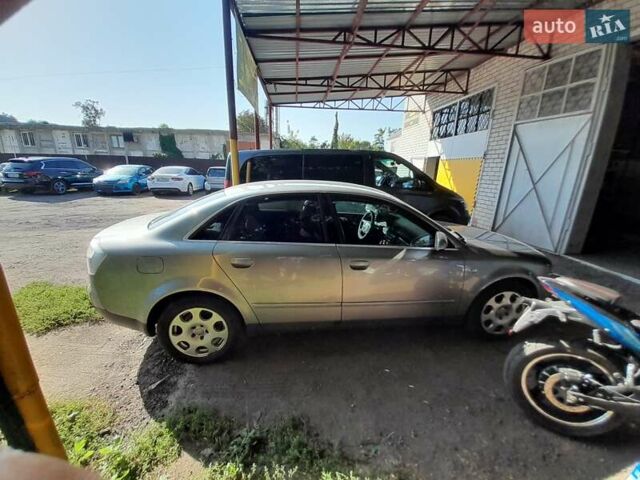 Серый Ауди А4, объемом двигателя 2 л и пробегом 350 тыс. км за 4800 $, фото 10 на Automoto.ua