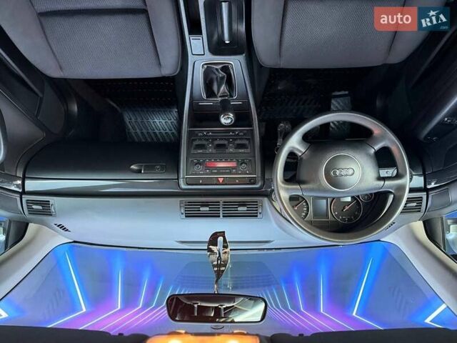 Сірий Ауді А4, об'ємом двигуна 1.6 л та пробігом 137 тис. км за 5799 $, фото 10 на Automoto.ua