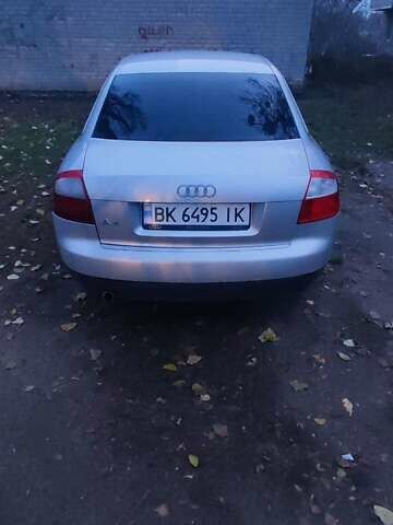 Сірий Ауді А4, об'ємом двигуна 1.98 л та пробігом 303 тис. км за 4800 $, фото 2 на Automoto.ua