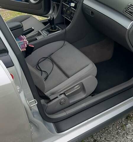 Сірий Ауді А4, об'ємом двигуна 2 л та пробігом 257 тис. км за 6000 $, фото 16 на Automoto.ua