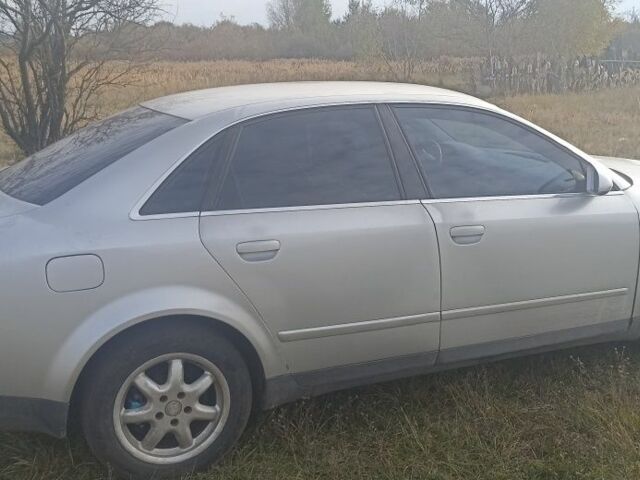 Сірий Ауді А4, об'ємом двигуна 1.8 л та пробігом 250 тис. км за 3100 $, фото 3 на Automoto.ua