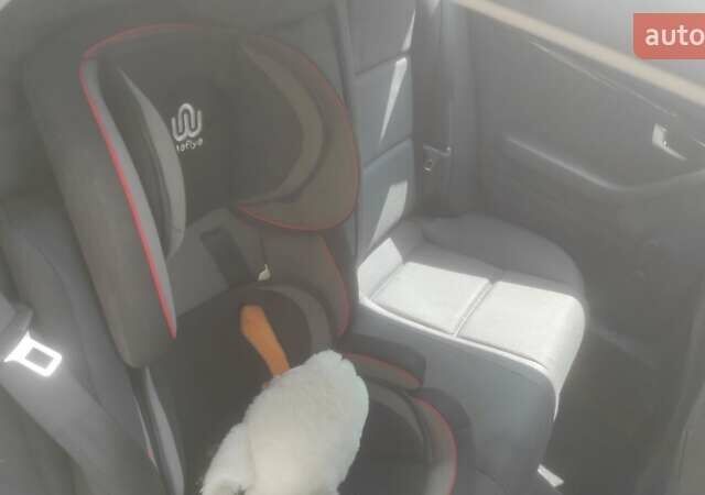 Сірий Ауді А4, об'ємом двигуна 1.6 л та пробігом 225 тис. км за 4900 $, фото 10 на Automoto.ua