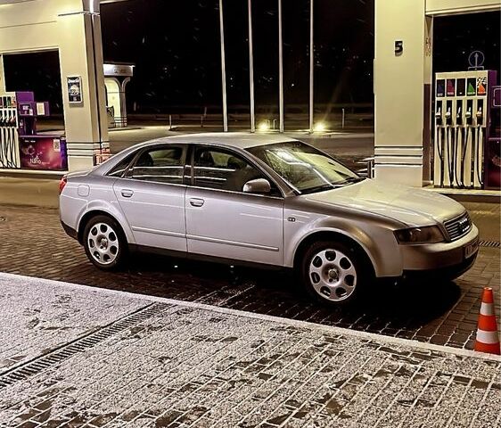 Серый Ауди А4, объемом двигателя 2 л и пробегом 345 тыс. км за 4200 $, фото 7 на Automoto.ua