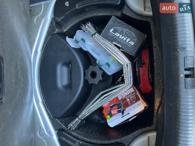 Сірий Ауді А4, об'ємом двигуна 2 л та пробігом 260 тис. км за 4200 $, фото 17 на Automoto.ua