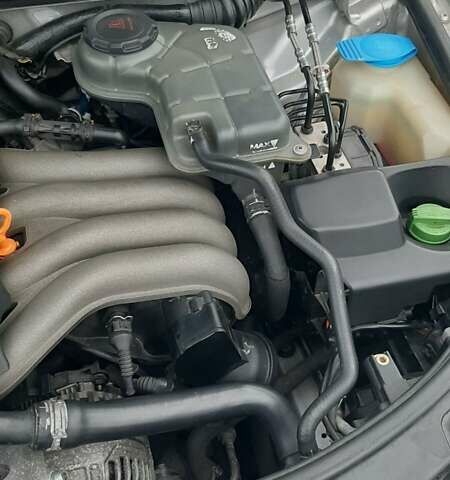 Сірий Ауді А4, об'ємом двигуна 2 л та пробігом 257 тис. км за 6000 $, фото 23 на Automoto.ua