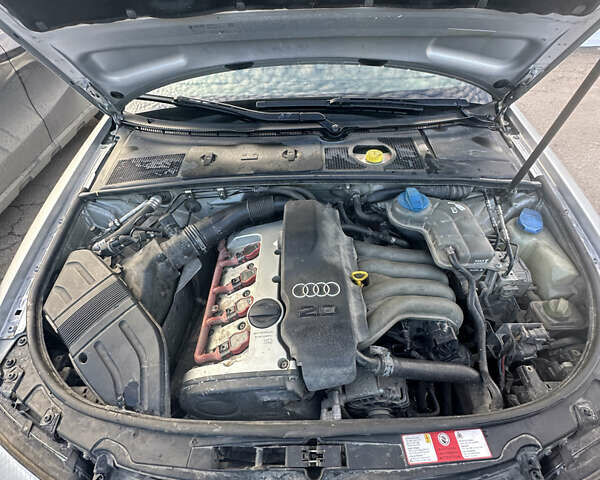 Сірий Ауді А4, об'ємом двигуна 2 л та пробігом 226 тис. км за 4500 $, фото 6 на Automoto.ua
