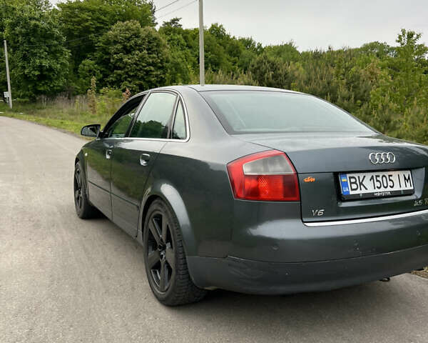 Сірий Ауді А4, об'ємом двигуна 2.5 л та пробігом 297 тис. км за 3750 $, фото 2 на Automoto.ua